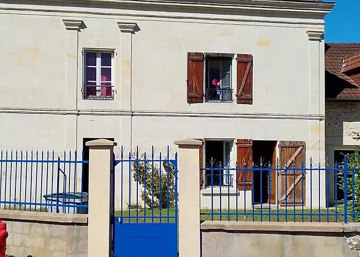 Namasté 'au Vieux Poitiers' 1 Rue Pierre Semard 86530 *