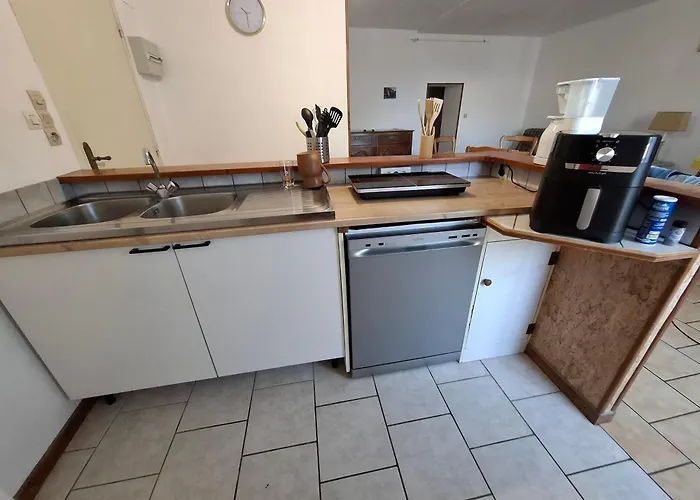 Namasté 'au Vieux Poitiers' 1 Rue Pierre Semard 86530