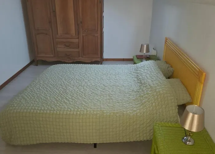 Namasté 'au Vieux Poitiers' 1 Rue Pierre Semard 86530 *